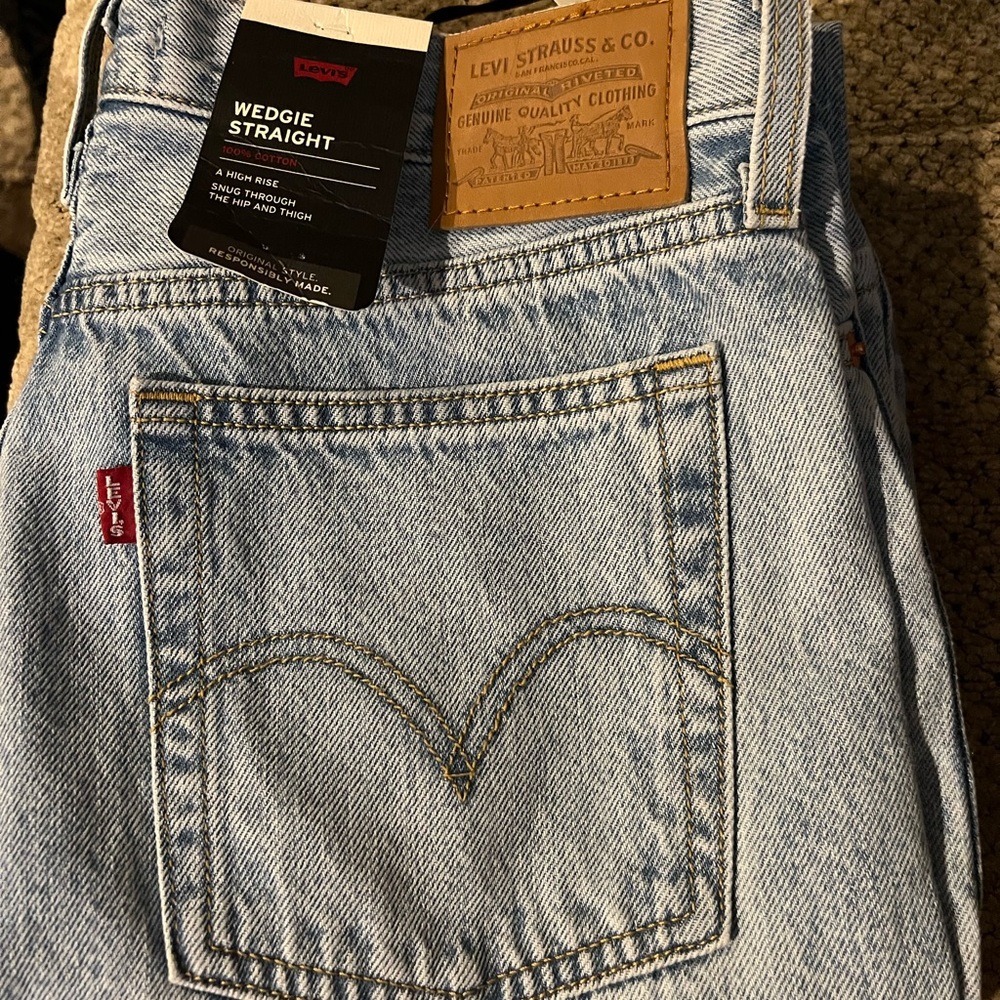 Levi’s wedgie straight leg jeans